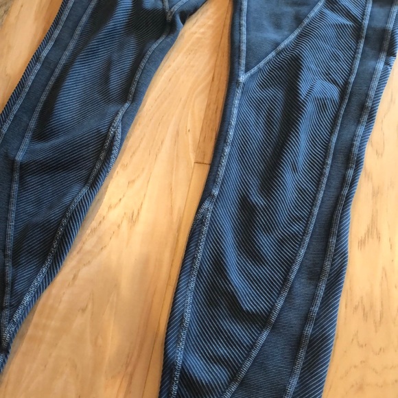 Lululemon motto leggings - Picture 3 of 3